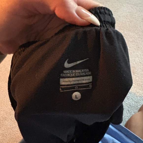 Nike Black Athletic Shorts - Picture 3 of 3